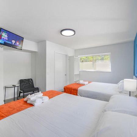 Radiant Unit With Parking And Pool - M26 Apartment Hollywood Luaran gambar