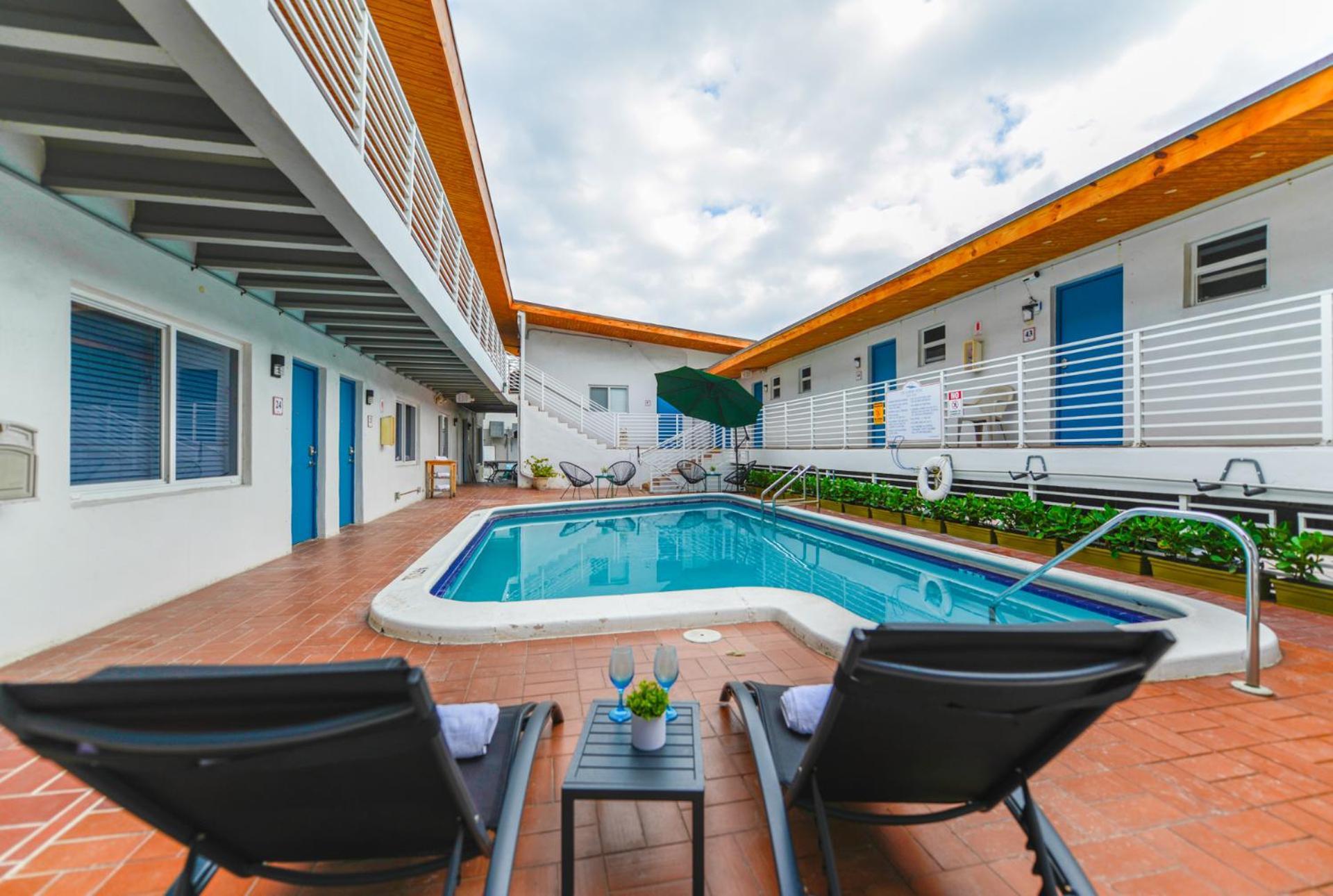 Radiant Unit With Parking And Pool - M26 Apartment Hollywood Luaran gambar